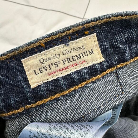 Levi's Premium Jeans Womens 29x34 Blue 501 Curve Dark Wash Button Fly Denim - Picture 5 of 16